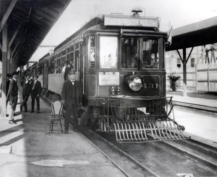 Metro-Equity-Toolkit_Historical-Timeline_PE-Red-Cars_1920