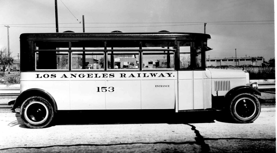Metro_EJToolkit_Historical-Context_LARy-Bus_1925